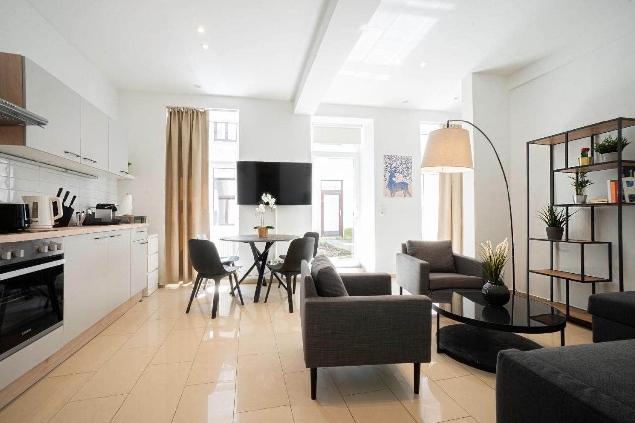 Chic Newly-Renovated Apartment Steps From Subway In Vienna'S Hernals District Extérieur photo