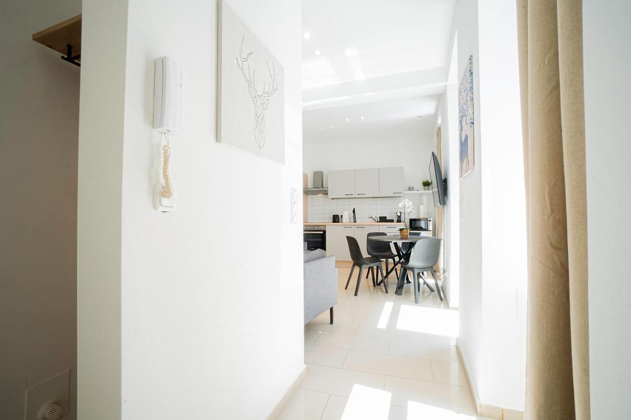 Chic Newly-Renovated Apartment Steps From Subway In Vienna'S Hernals District Extérieur photo