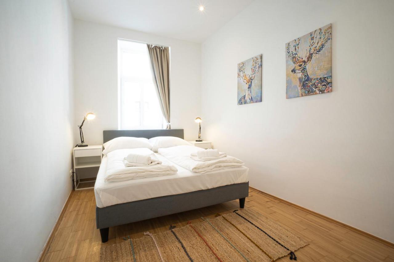 Chic Newly-Renovated Apartment Steps From Subway In Vienna'S Hernals District Extérieur photo