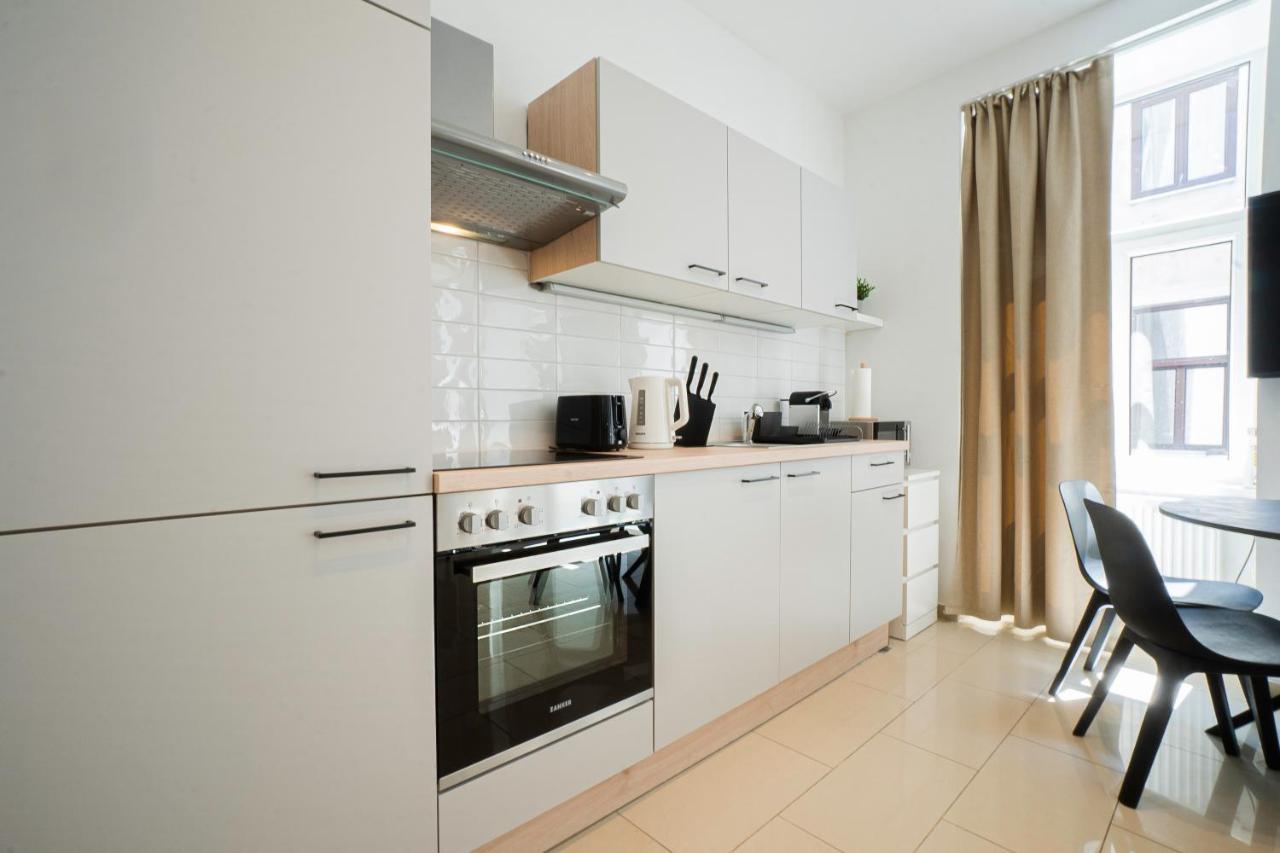 Chic Newly-Renovated Apartment Steps From Subway In Vienna'S Hernals District Extérieur photo
