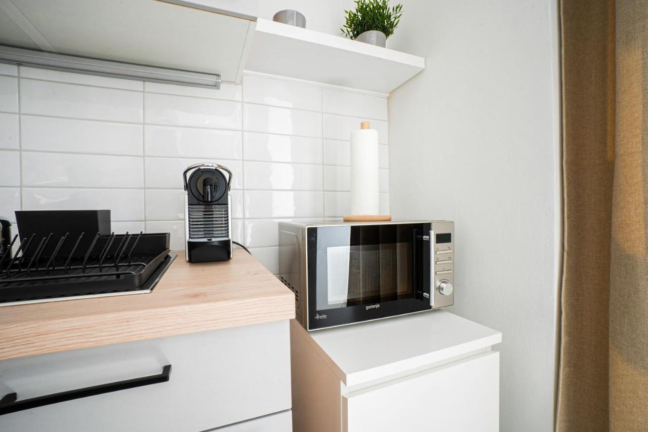 Chic Newly-Renovated Apartment Steps From Subway In Vienna'S Hernals District Extérieur photo