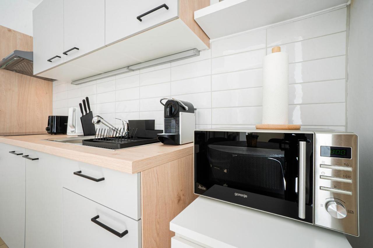 Chic Newly-Renovated Apartment Steps From Subway In Vienna'S Hernals District Extérieur photo