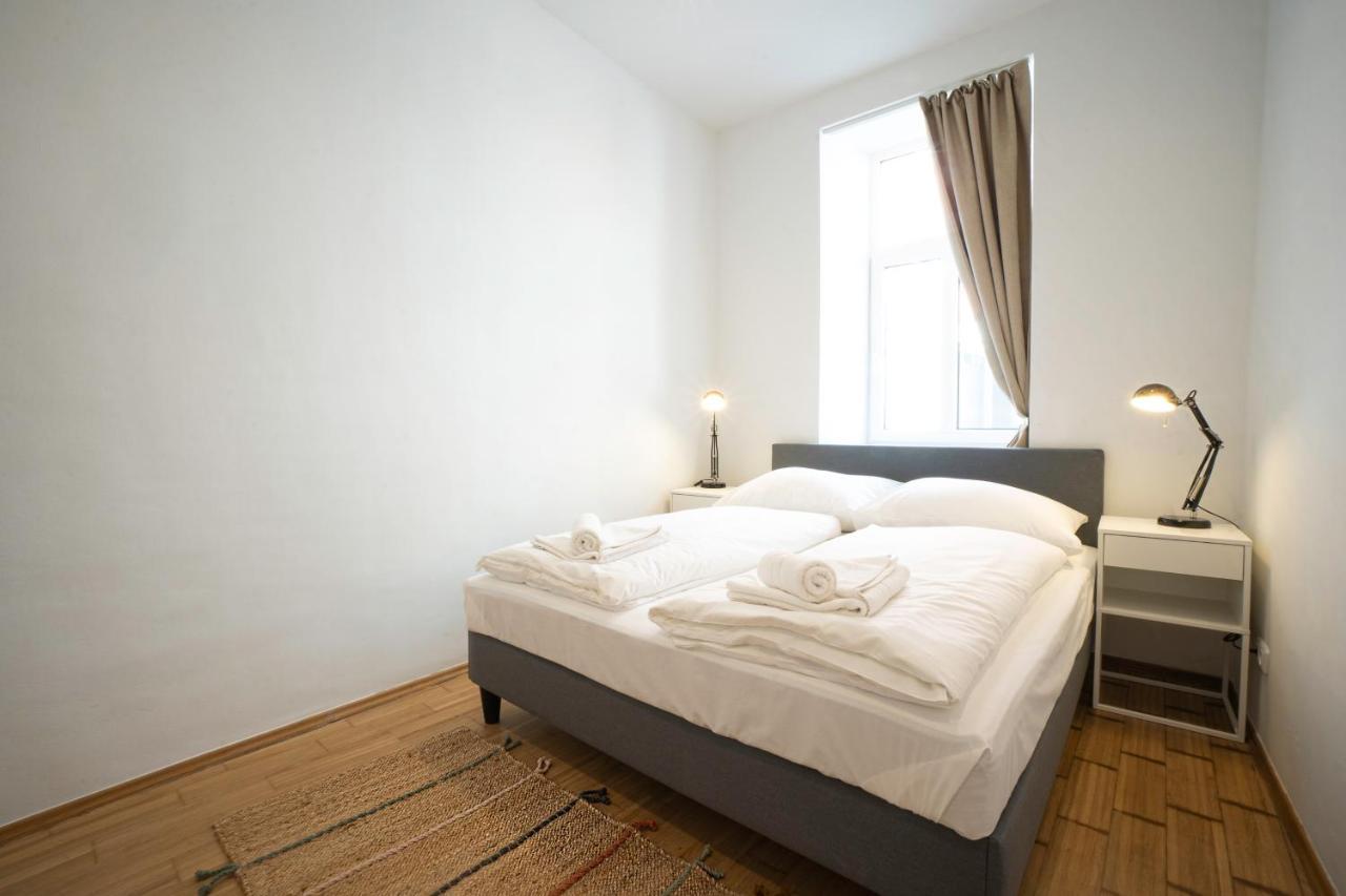 Chic Newly-Renovated Apartment Steps From Subway In Vienna'S Hernals District Extérieur photo